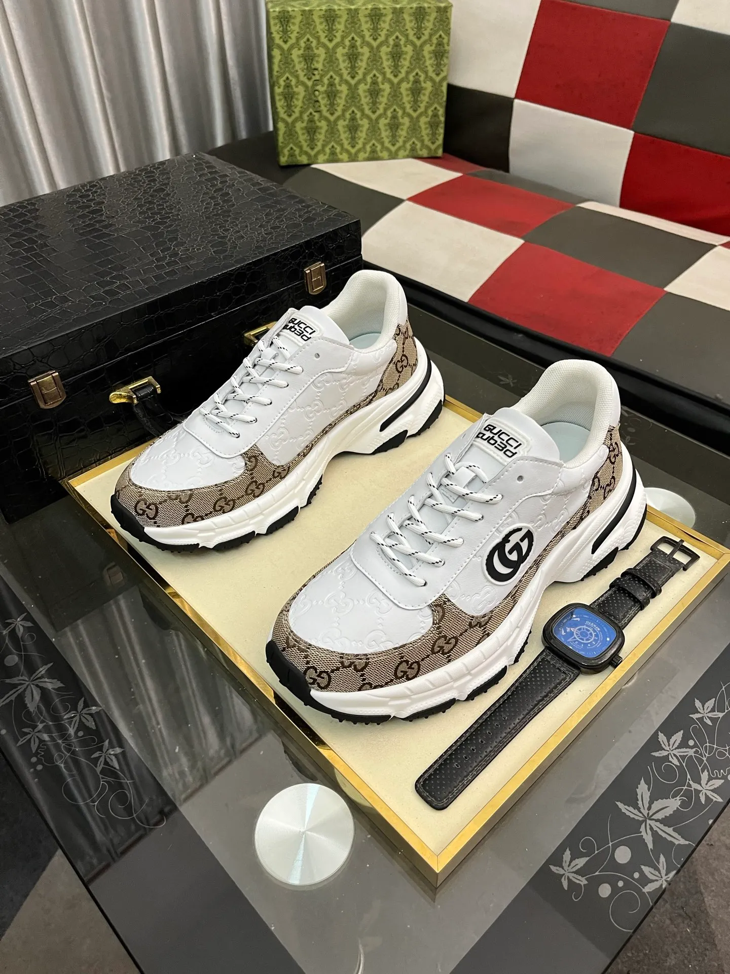 Men's Men's Shoes 💰458⌚️⌚️【GUCCI】Gucci men's latest white shoe series casual shoes! The official website is built 1:1. Upper: Made of imported cowhide, with electric embroidery ➕Inner lining: Made of high-quality first-layer pigskin, soft and comfortable. Picky material selection and exquisite workmanship give you the best enjoyment. Size: 38-44. 3️⃣colors available